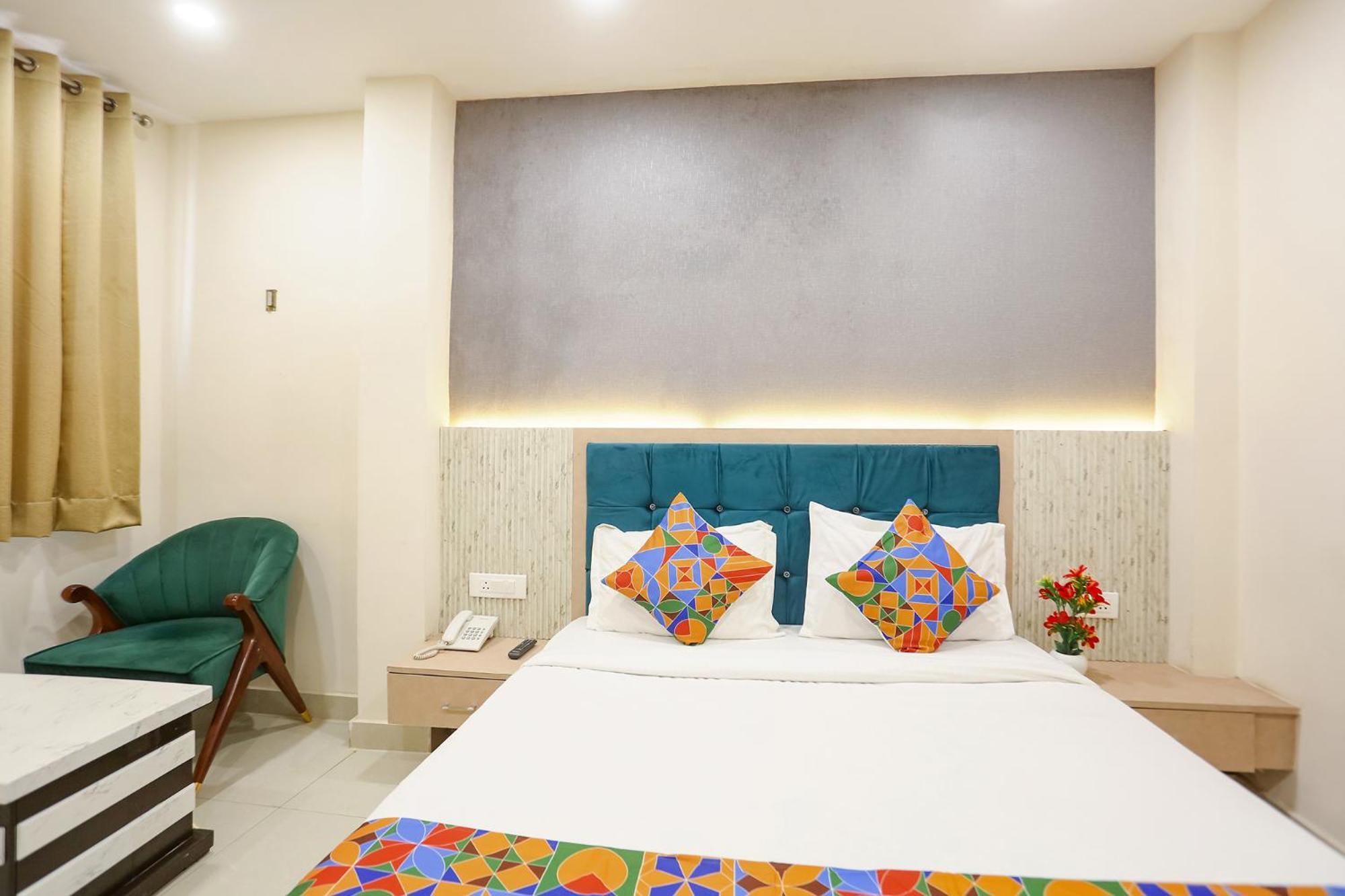 Fabhotel Hari Kunj 900 M From Kashi Vishwanath Temple Varanasi Exterior foto